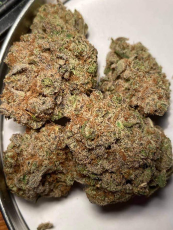 top-shelf-medical-marijuana-available-for-interested-persons-only-big-0
