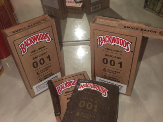 BACKWOODS SMALL BATCH EXCLUSIVE CIGARS